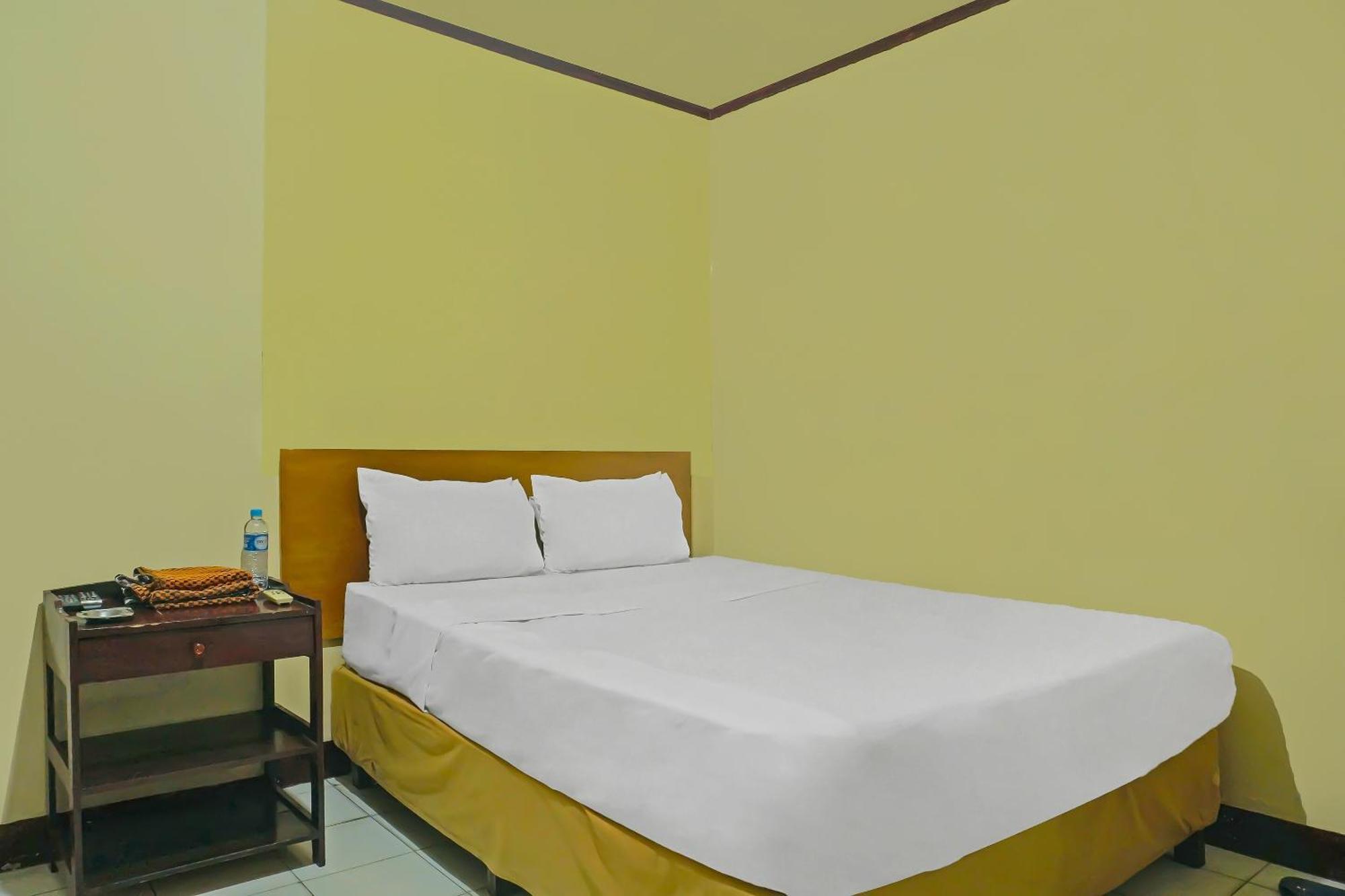 Spot On 92466 Adam Kost Syariahnearwisata Jembatan Barito Hotel Banjarmasin  Exterior photo