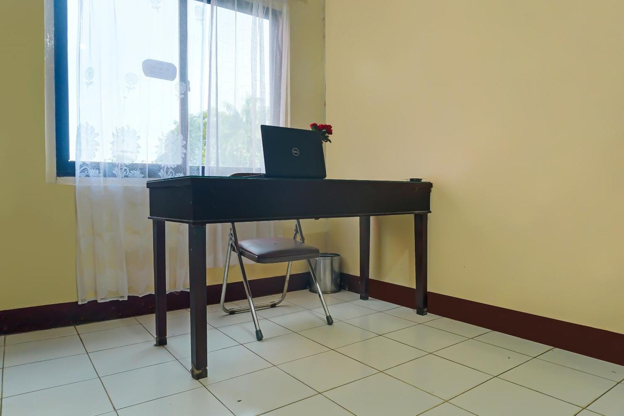 Spot On 92466 Adam Kost Syariahnearwisata Jembatan Barito Hotel Banjarmasin  Exterior photo